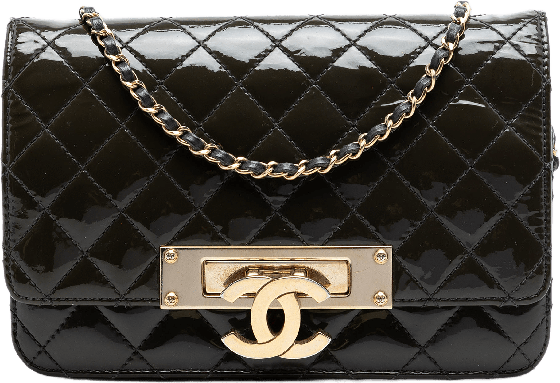 Chanel Quilted Patent Golden Class Wallet On Chain, från Luxclusif, i färgen black.