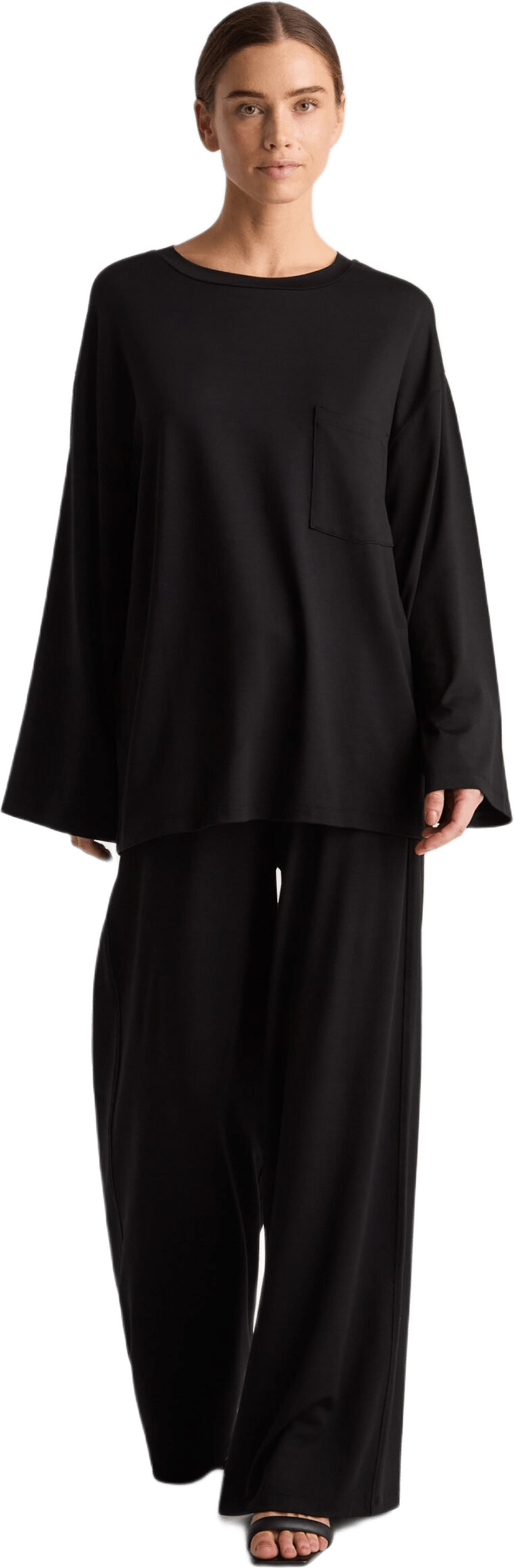 Goma Top - Black, från Residus, i färgen black.