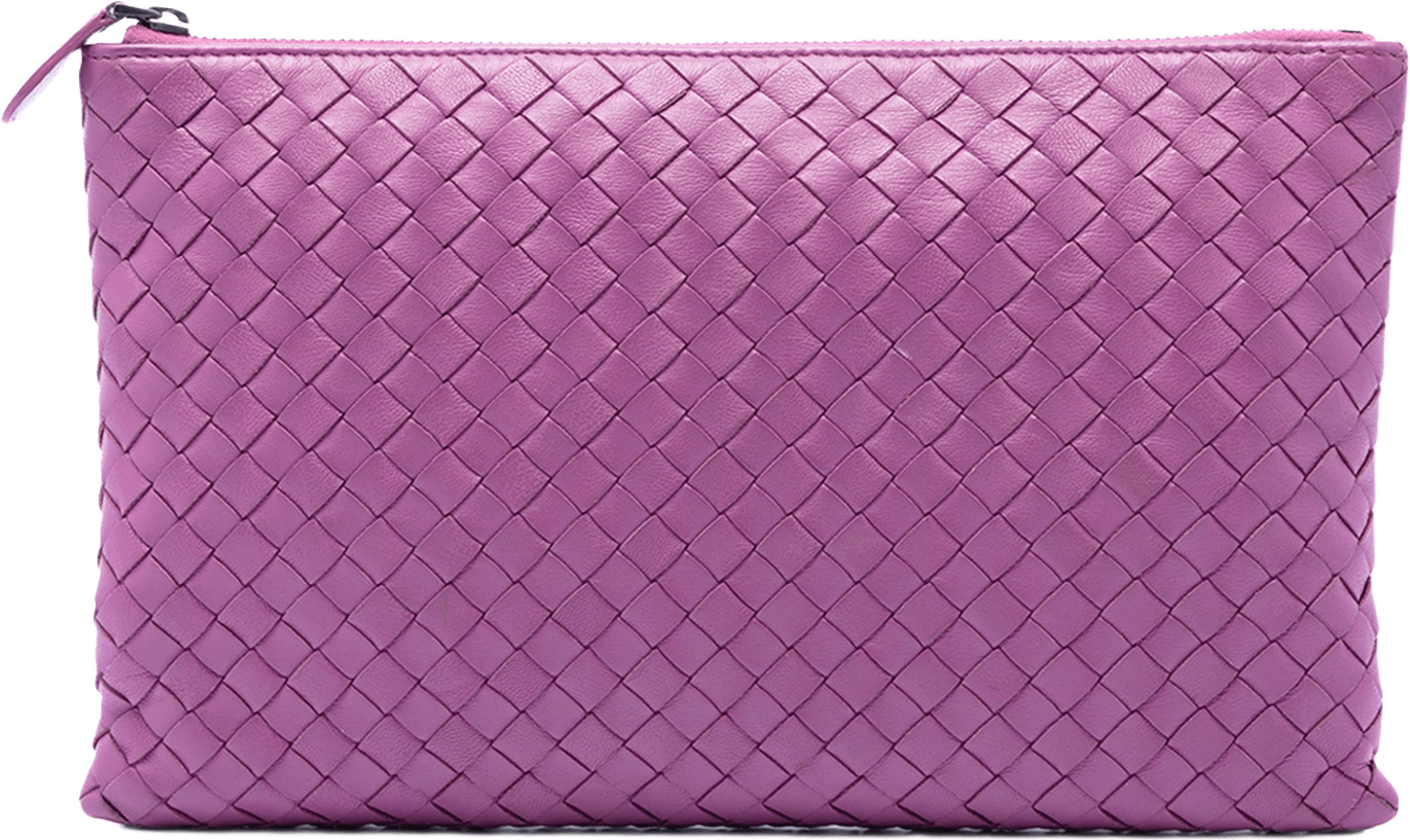 Bottega Veneta Nappa Intrecciato Clutch, från Luxclusif, i färgen magenta.