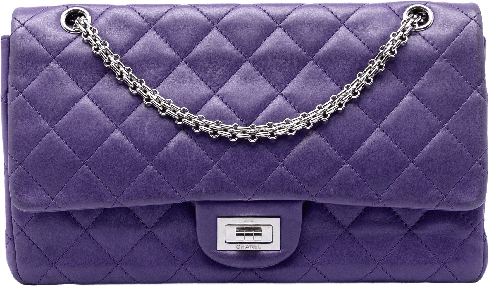 Chanel Quilted Lambskin Reissue 2.55 Double Flap 227, från Luxclusif, i färgen dark purple.