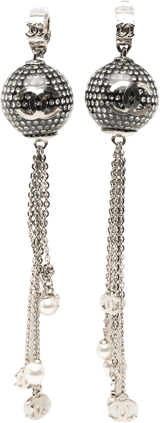 Chanel Cc Brass Resin Strass Faux Pearl Disco Ball Drop Clip On Earrings, från Luxclusif, i färgen silver.
