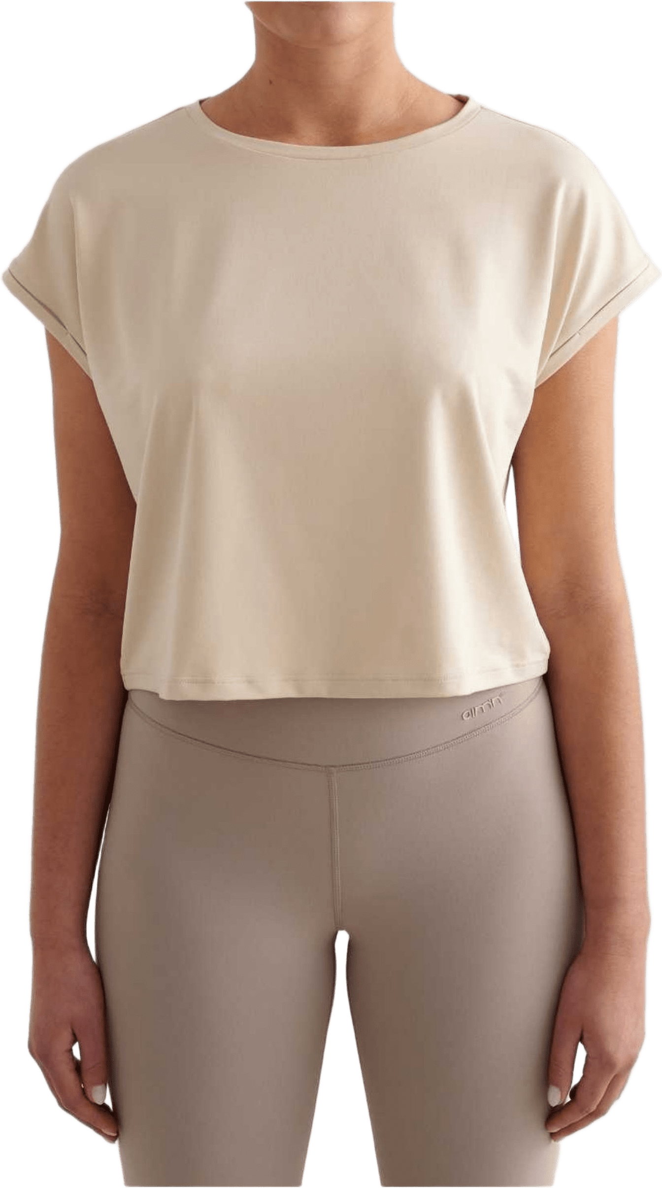 Soft Basic Roll Sleeve Top, från aim'n, i färgen café au lait.