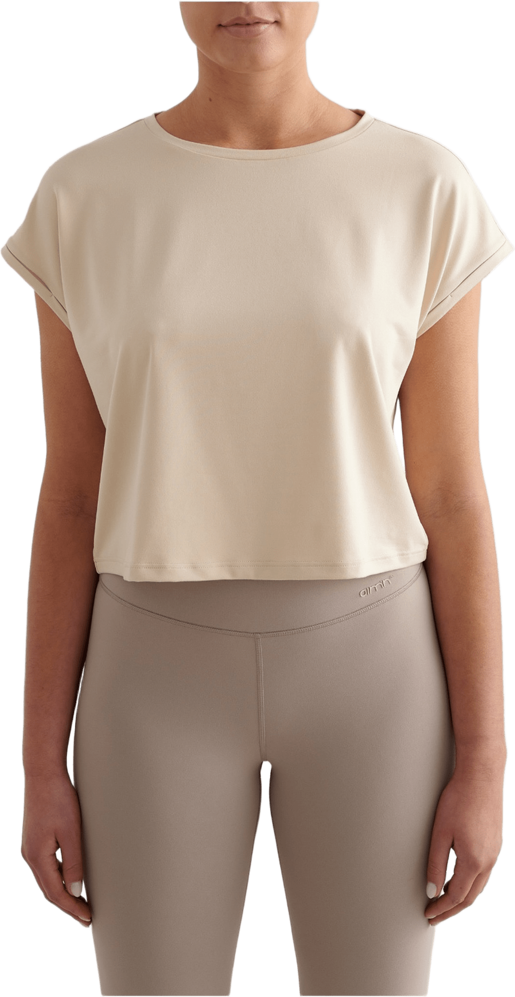 Soft Basic Roll Sleeve Top, från aim'n, i färgen café au lait.