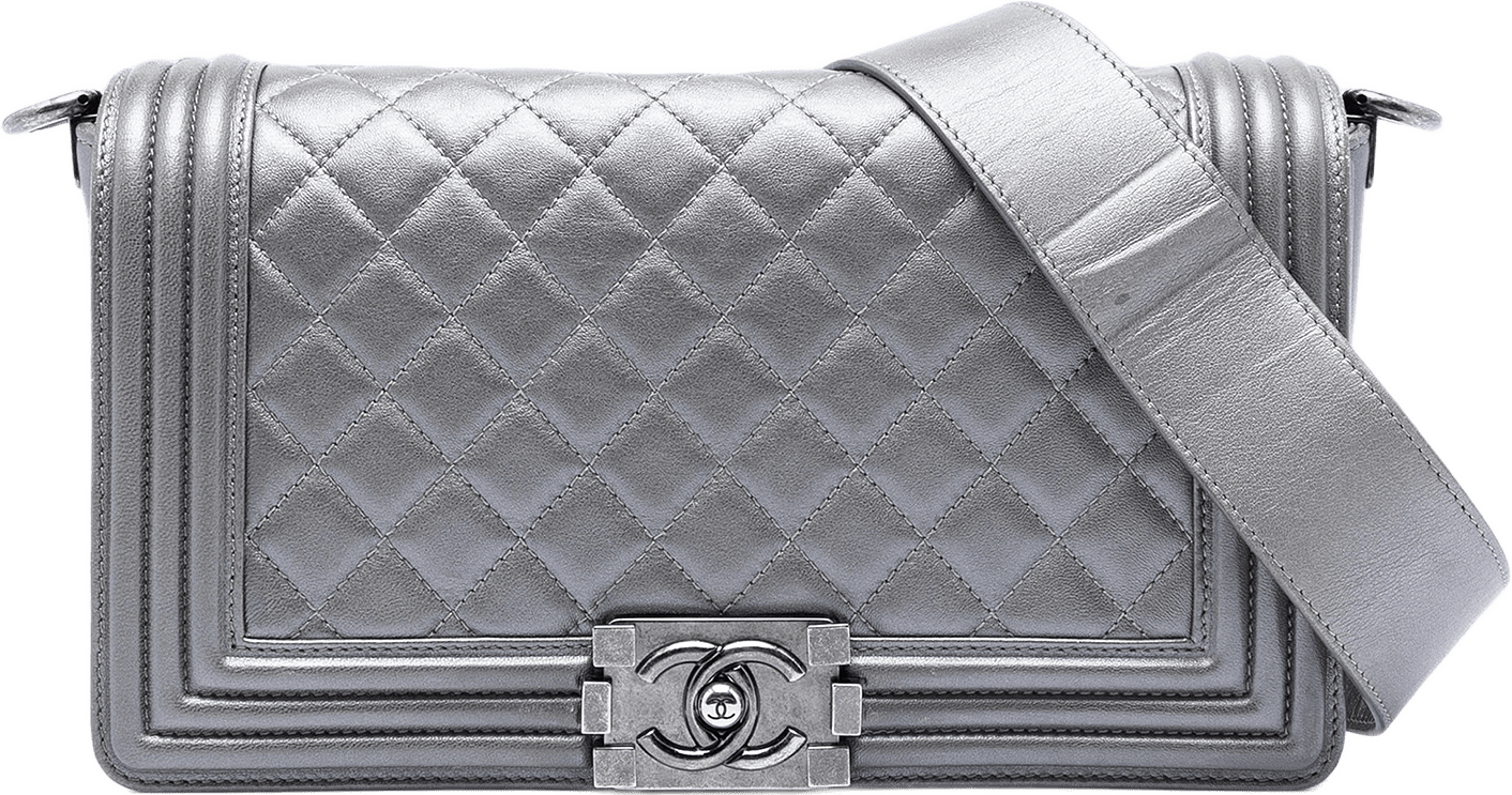 Chanel Old Medium Quilted Lambskin Boy Flap, från Luxclusif, i färgen grå.
