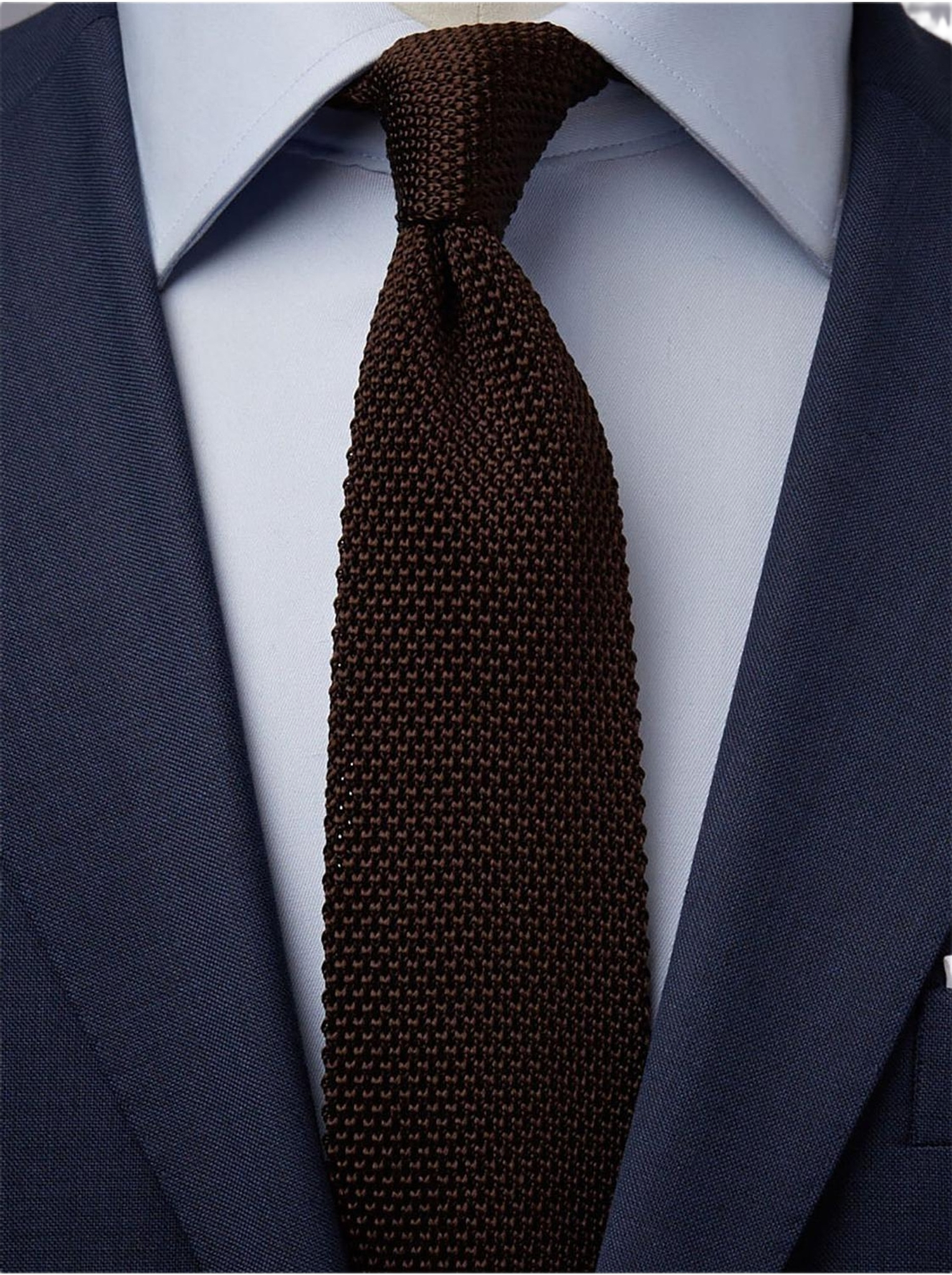 Silk Knitted Tie, från John Henric, i färgen brown.