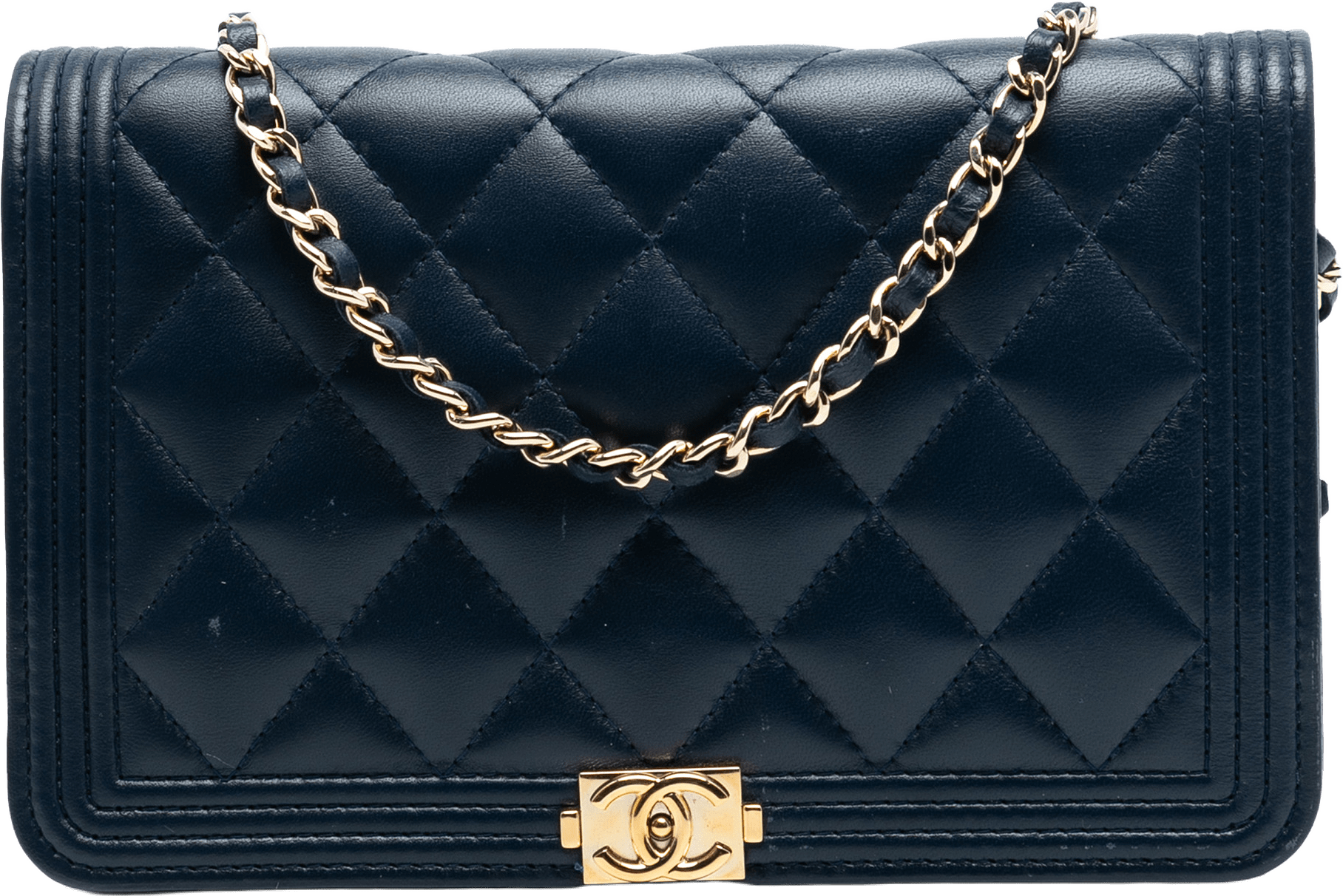 Chanel Quilted Lambskin Boy Wallet On Chain, från Luxclusif, i färgen navy.