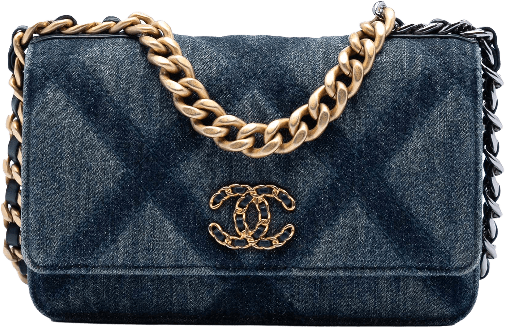 Chanel Denim 19 Flap Wallet On Chain, från Luxclusif, i färgen denim.