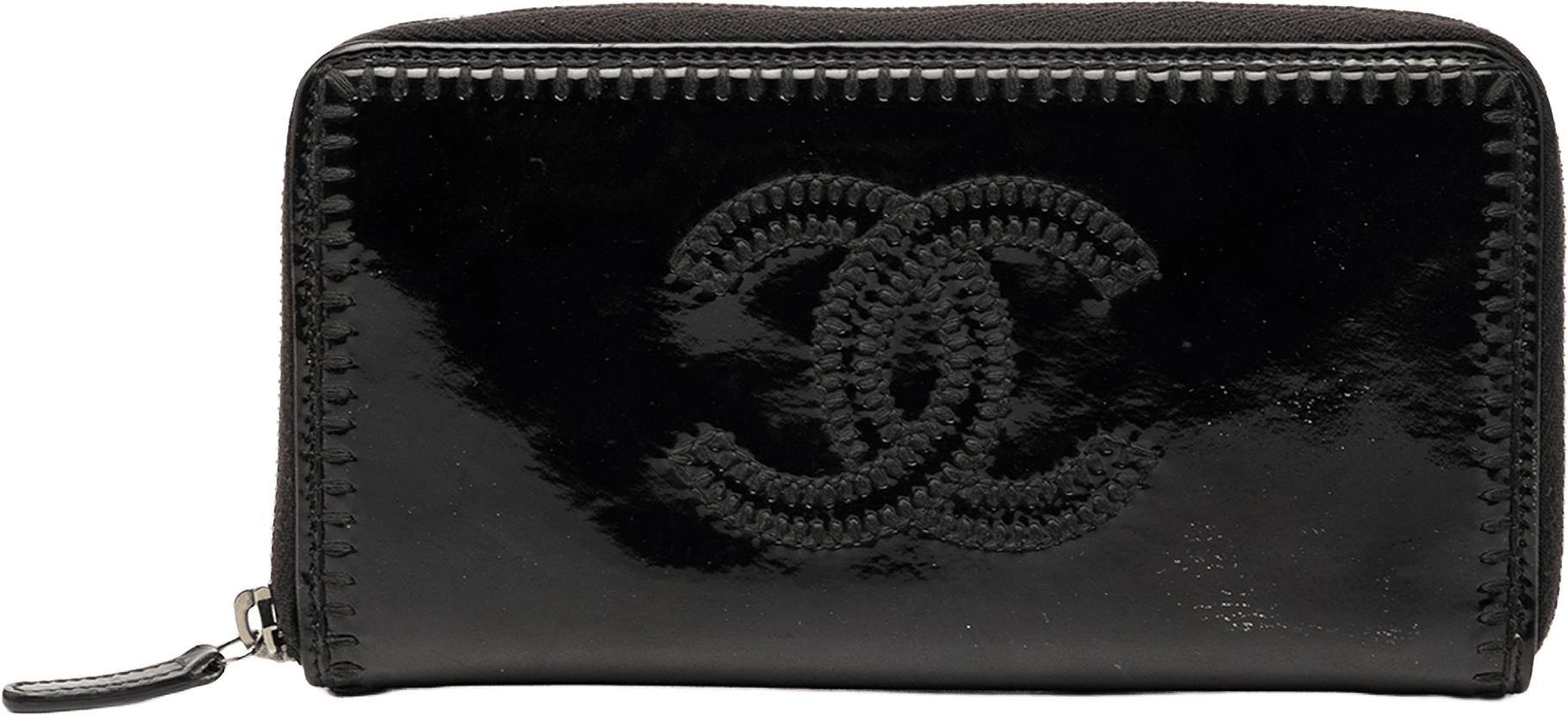 Chanel Cc Patent Stitched Long Wallet, från Luxclusif, i färgen black.
