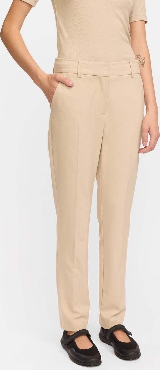 Srvilja Mid Waist Pant, från Soft Rebels, i färgen feather gray melange.
