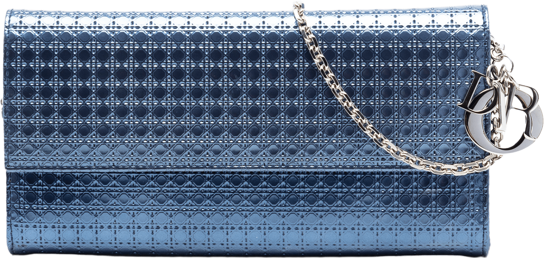 Dior Metallic Patent Microcannage Lady Dior Croisiere Wallet On Chain, från Luxclusif, i färgen blue.