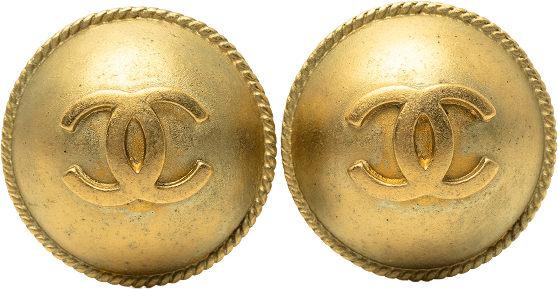 Chanel Cc Gold Plated Round Clip On Earrings, från Luxclusif, i färgen gold.