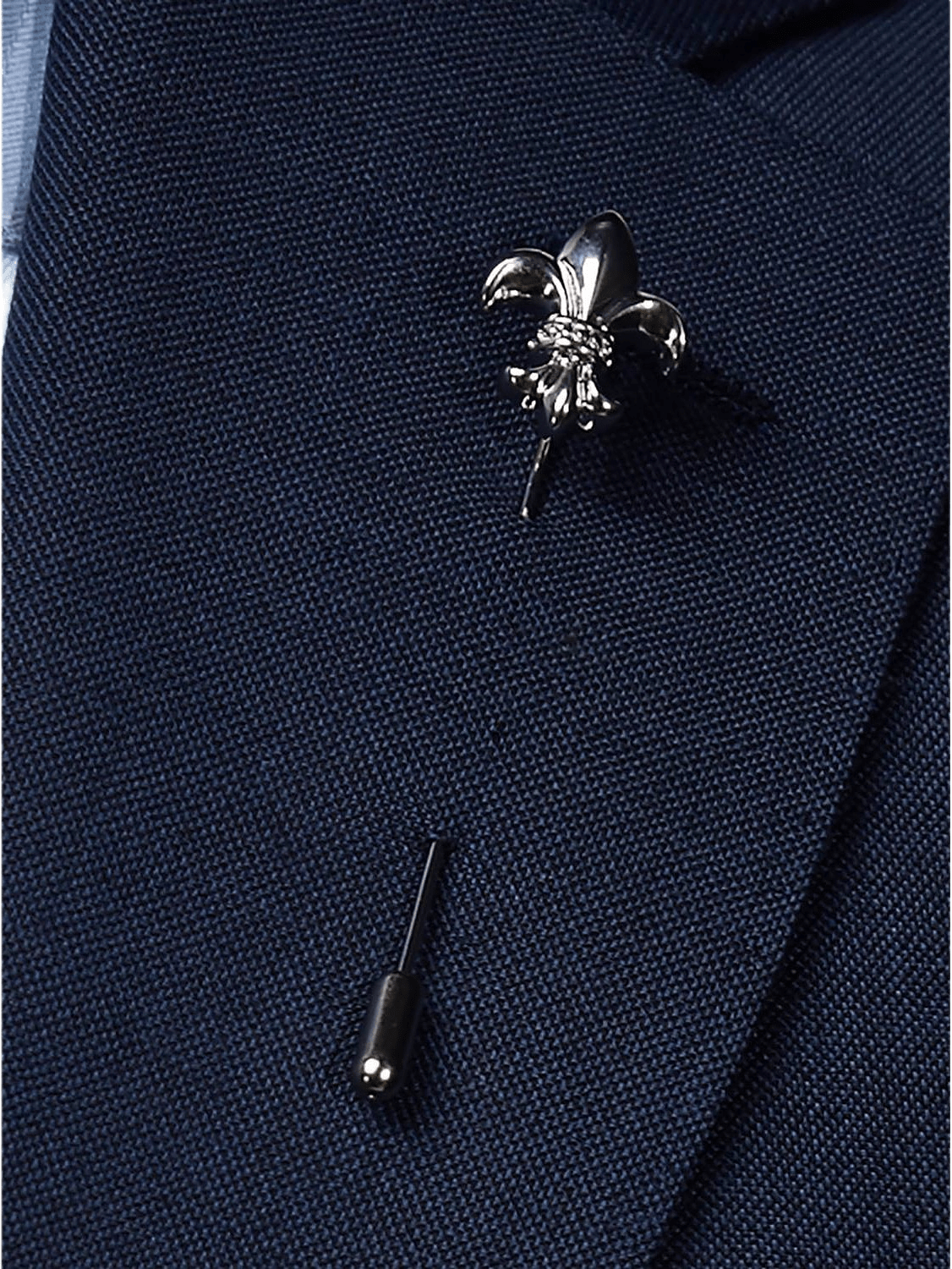 Lapel Pin Lily