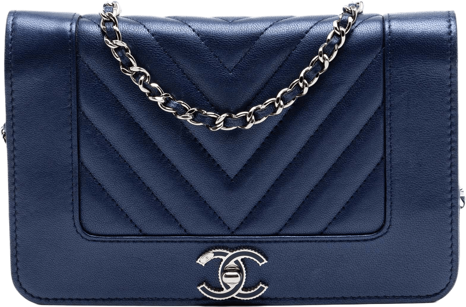 Chanel Chevron Sheepskin Mademoiselle Vintage Wallet On Chain, från Luxclusif, i färgen dark blue.