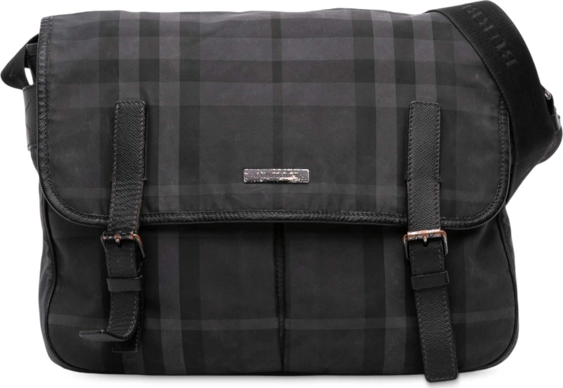 Burberry Smoke Check Nylon Elgin Messenger Bag, från Luxclusif, i färgen gray.
