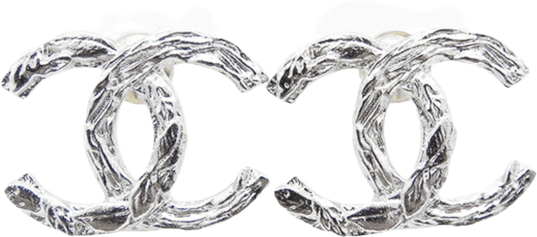 Chanel Silver Plated Cc Push Back Earrings, från Luxclusif, i färgen silver.