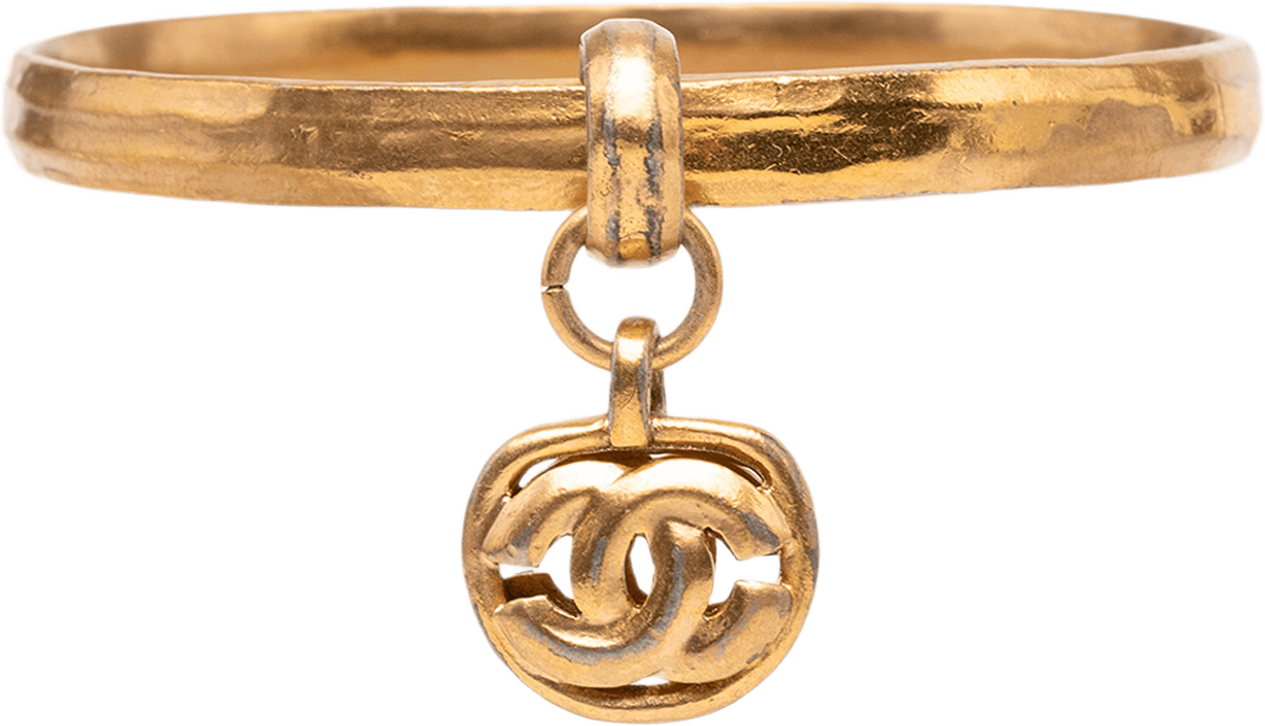 Chanel Gold Plated Cc Charm Bangle, från Luxclusif, i färgen gold.