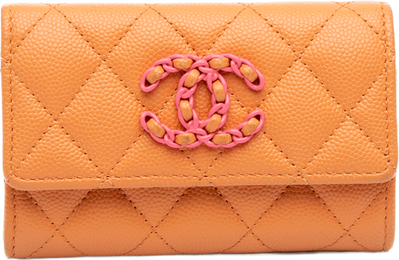 Chanel Quilted Caviar 19 Flap Card Holder, från Luxclusif, i färgen orange.