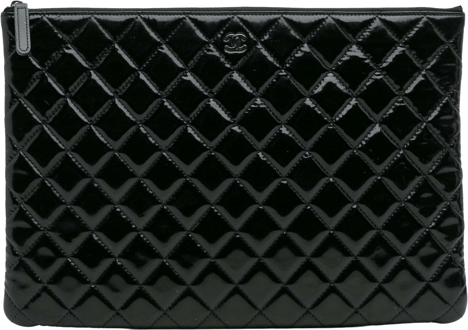 Chanel Large Quilted Patent O Case Clutch, från Luxclusif, i färgen black.