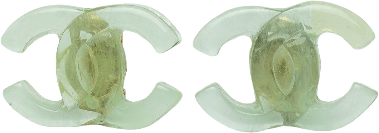 Chanel Cc Resin Clip On Earrings, från Luxclusif, i färgen grön.