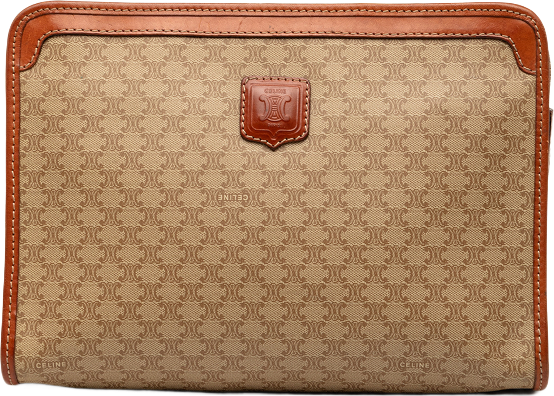 Celine Macadam Coated Canvas Clutch, från Luxclusif, i färgen beige.