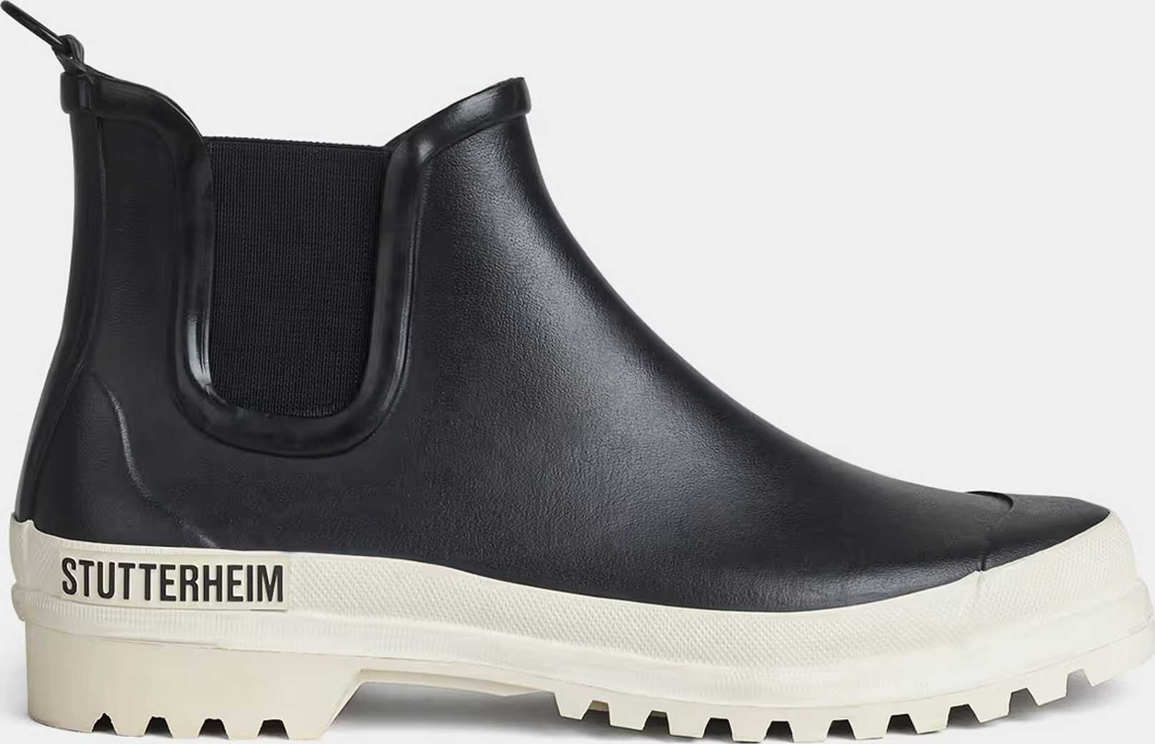 Chelsea Winterwalker, från Stutterheim, i färgen black/white.