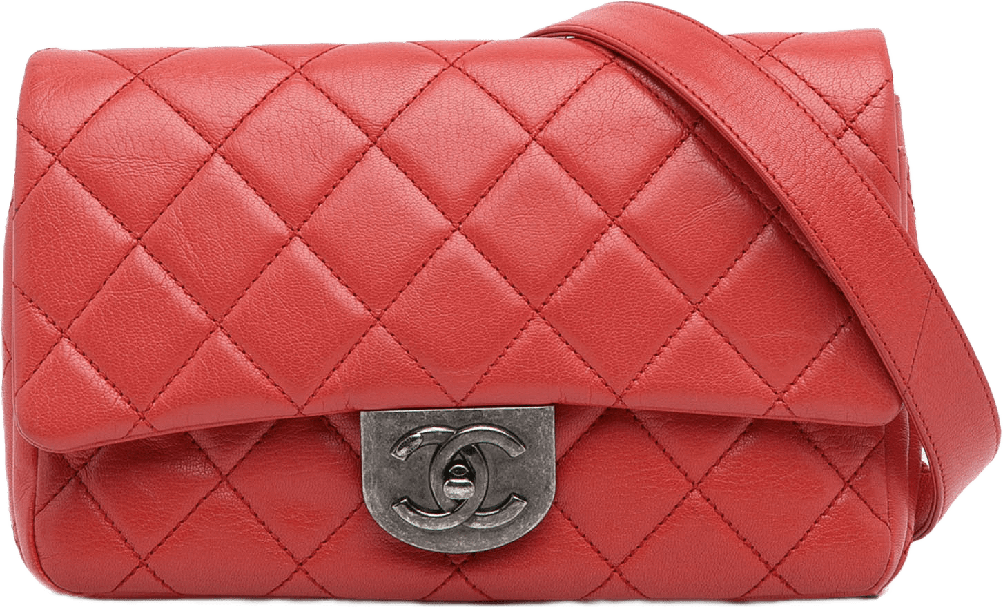 Chanel Small Quilted Goatskin Double Carry Waist Chain Flap, från Luxclusif, i färgen red.