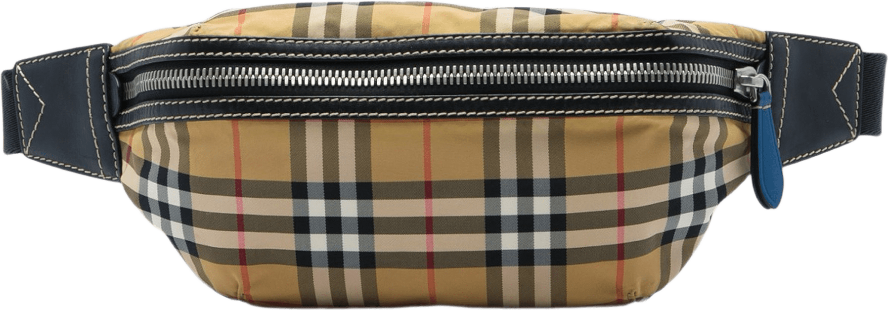 Burberry Medium House Check Nylon Sonny Belt Bag, från Luxclusif, i färgen beige.