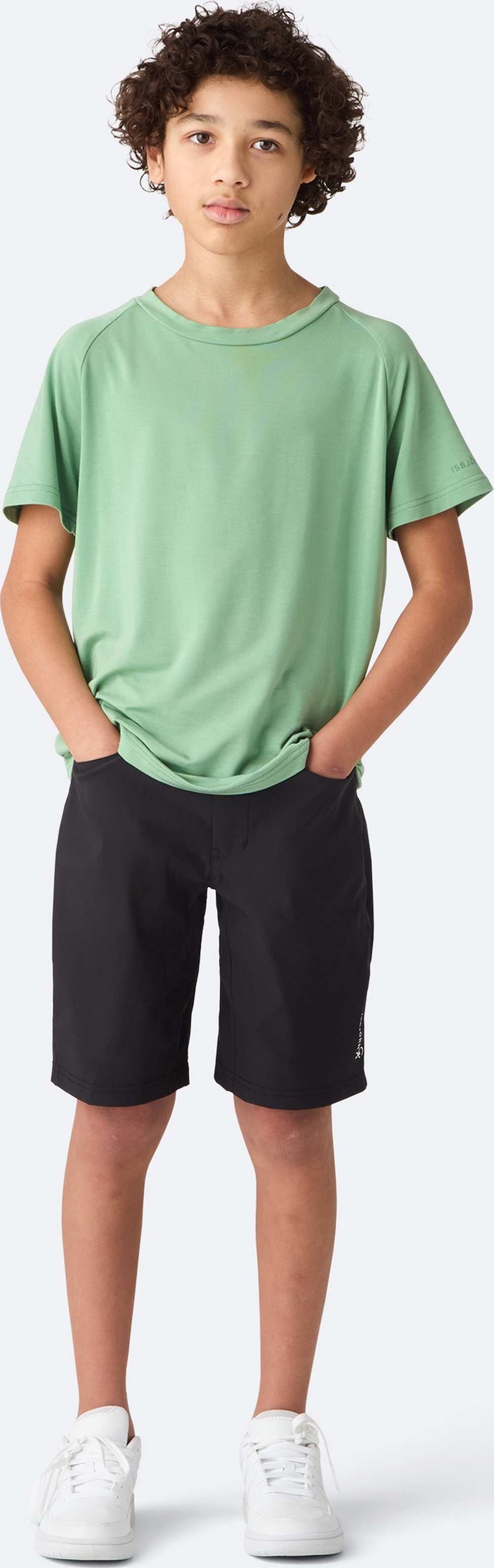 Isbjörn Fox Shorts, från ISBJÖRN of Sweden, i färgen black.