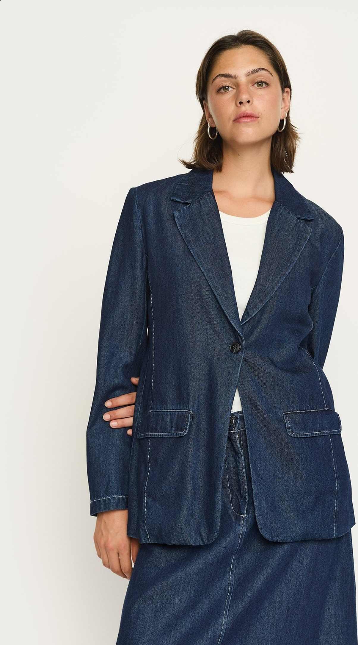 Srportia Blazer - Dark Blue, från Soft Rebels, i färgen dark blue.