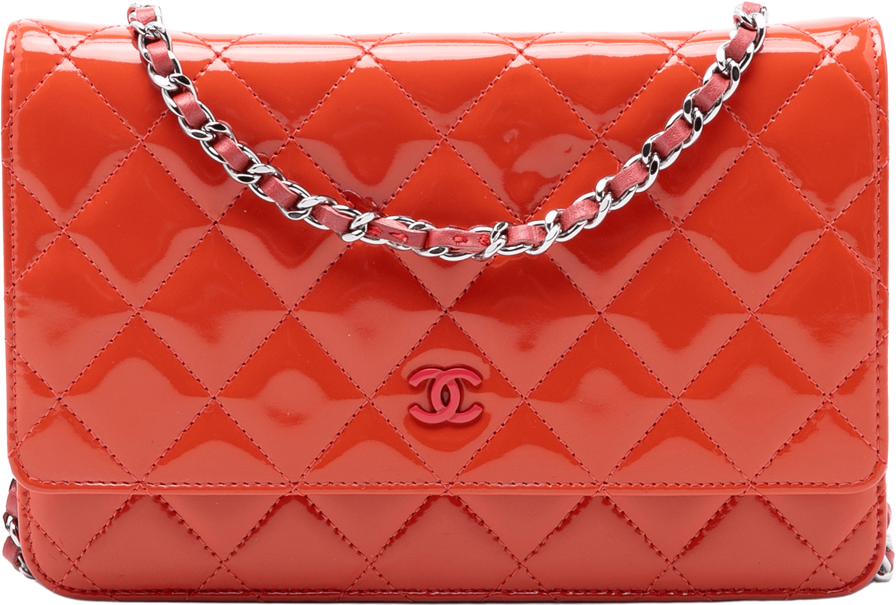 Chanel Cc Quilted Patent Incognito Wallet On Chain, från Luxclusif, i färgen dark orange.