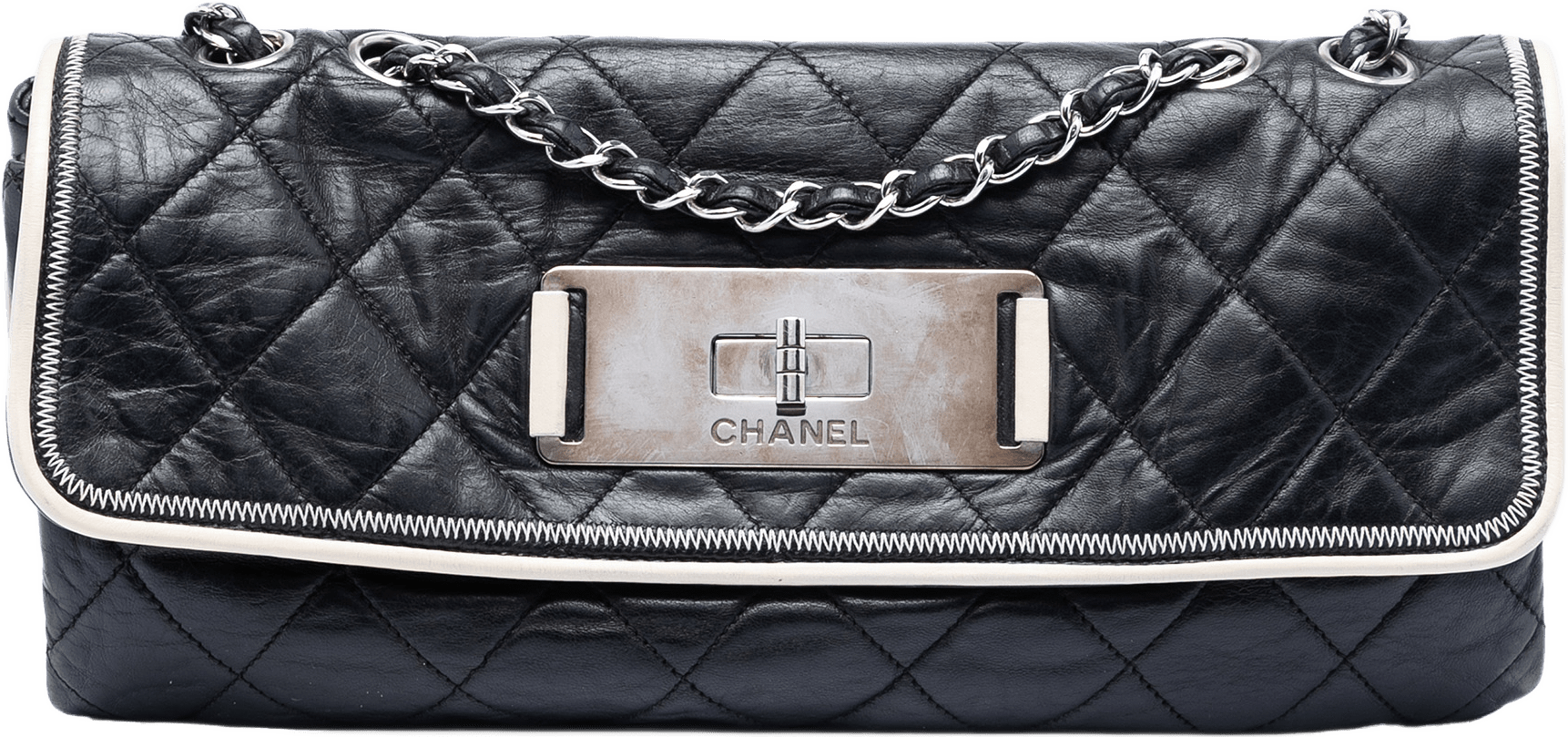 Chanel Quilted Lambskin East West Mademoiselle Flap, från Luxclusif, i färgen black.