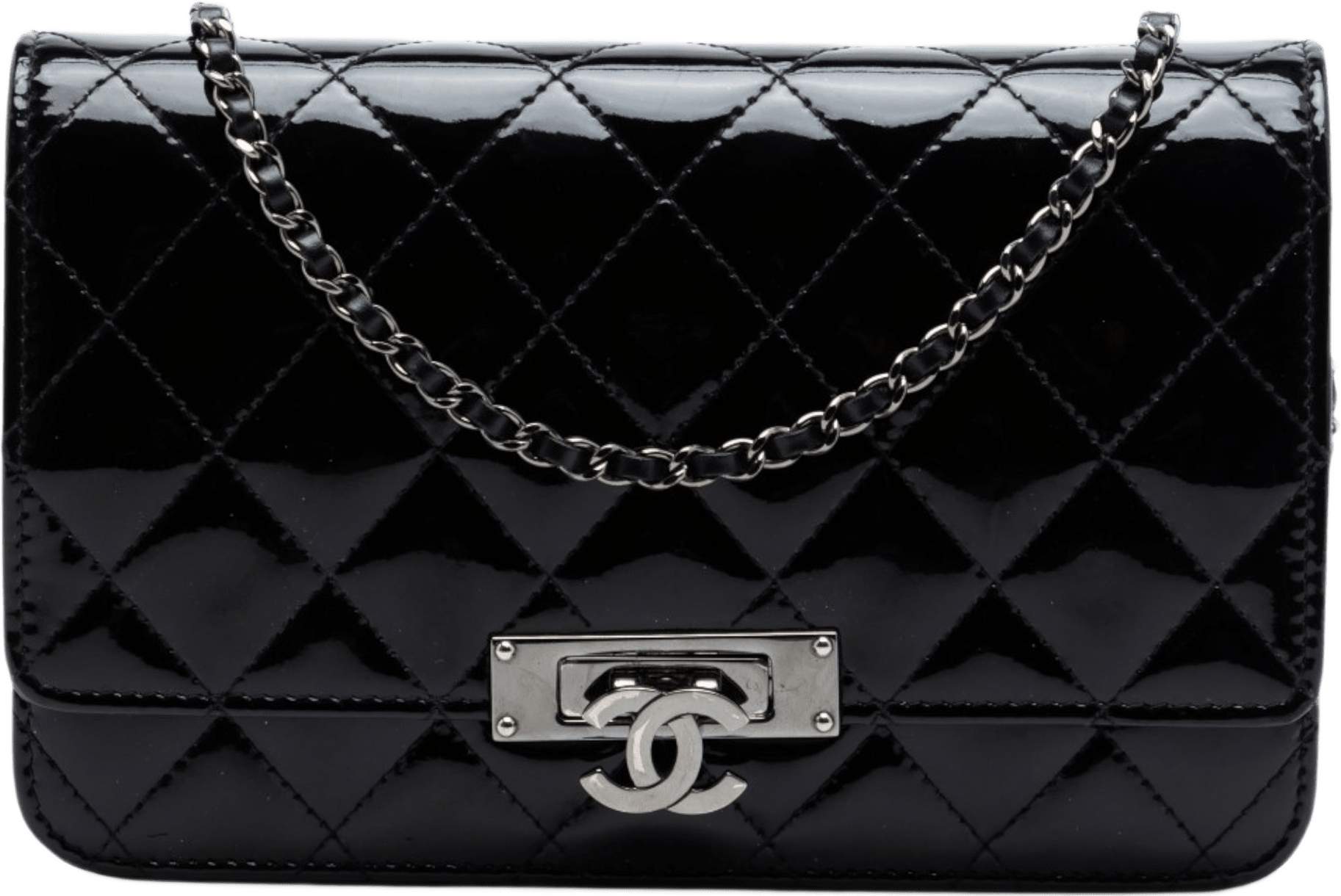 Chanel Quilted Patent Golden Class Wallet On Chain, från Luxclusif, i färgen black.