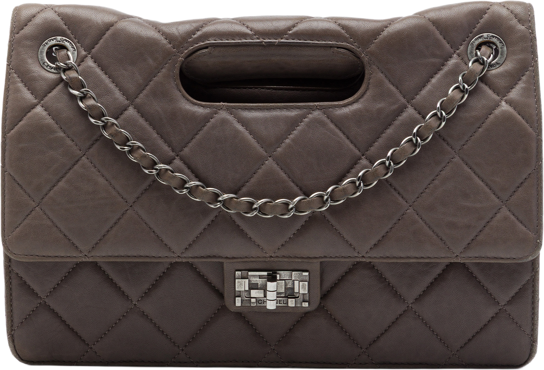 Chanel Paris Byzance Jumbo Washed Lambskin Take Away Flap, från Luxclusif, i färgen brun.