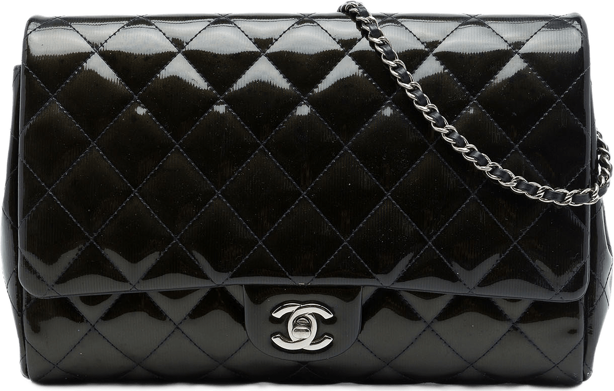 Chanel Cc Quilted Patent Striated Flap Clutch With Chain, från Luxclusif, i färgen brun.