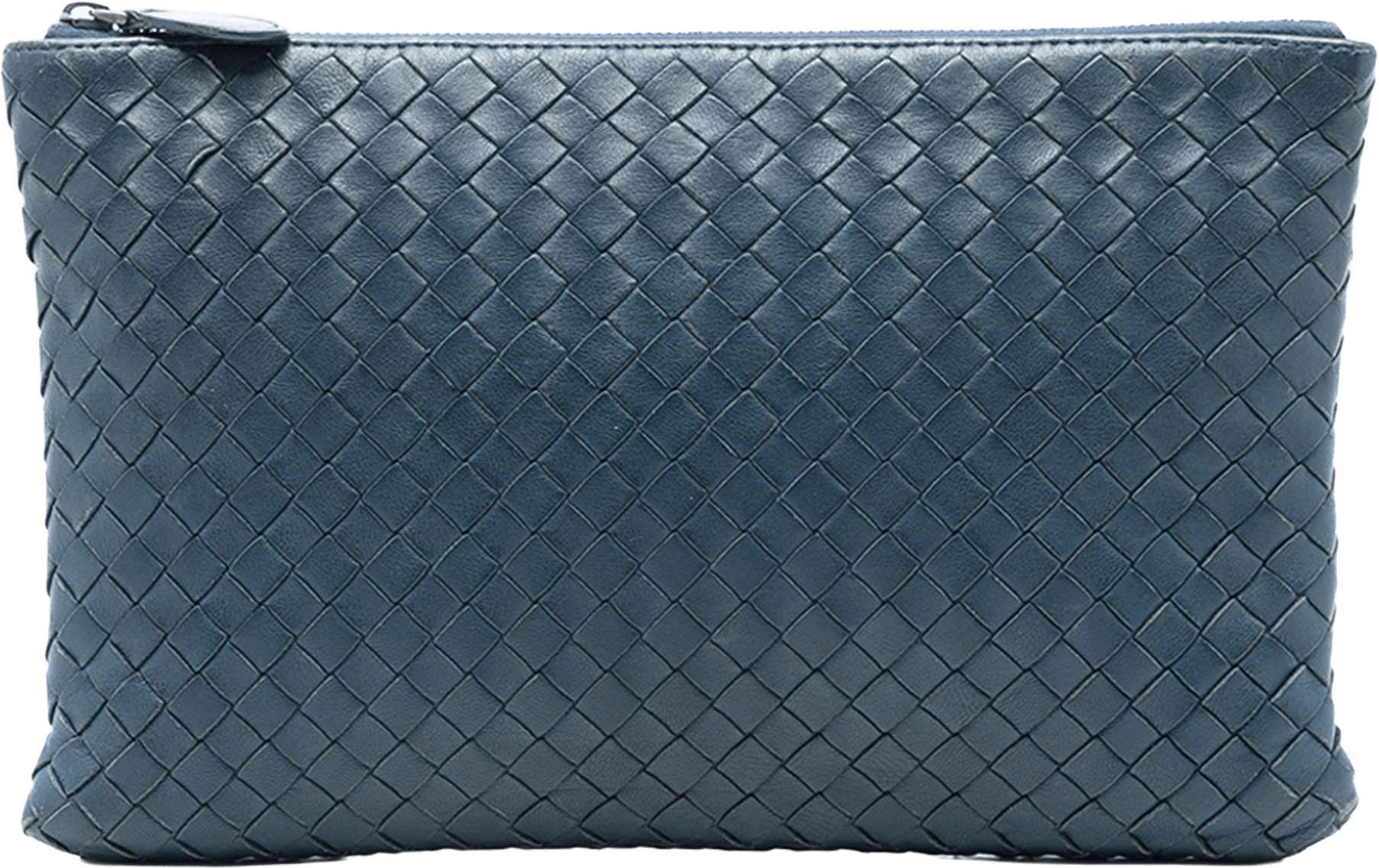 Bottega Veneta Nappa Intrecciato Clutch, från Luxclusif, i färgen denim.