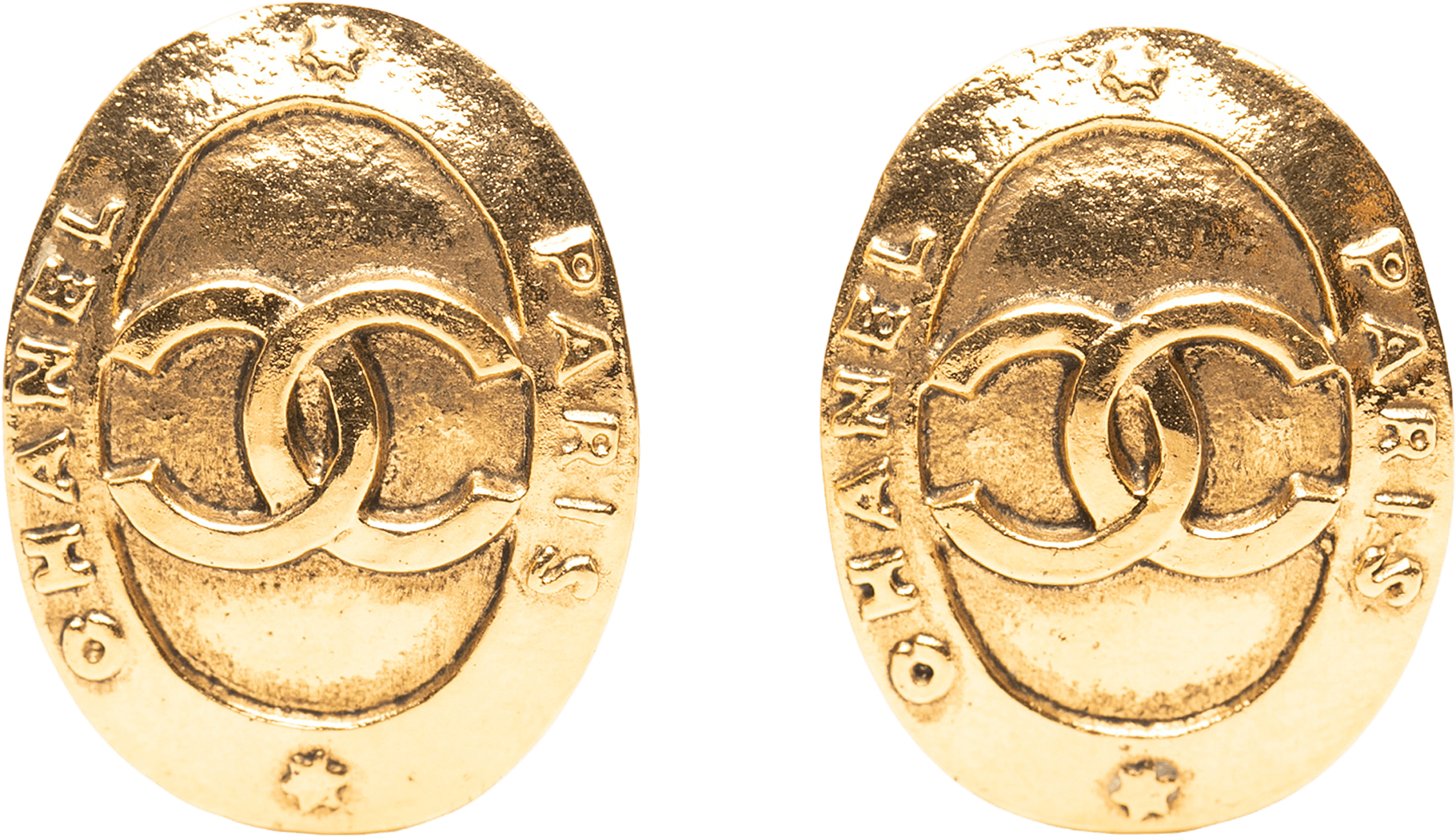 Chanel Cc Gold Plated Logo Oval Clip On Earrings, från Luxclusif, i färgen gold.