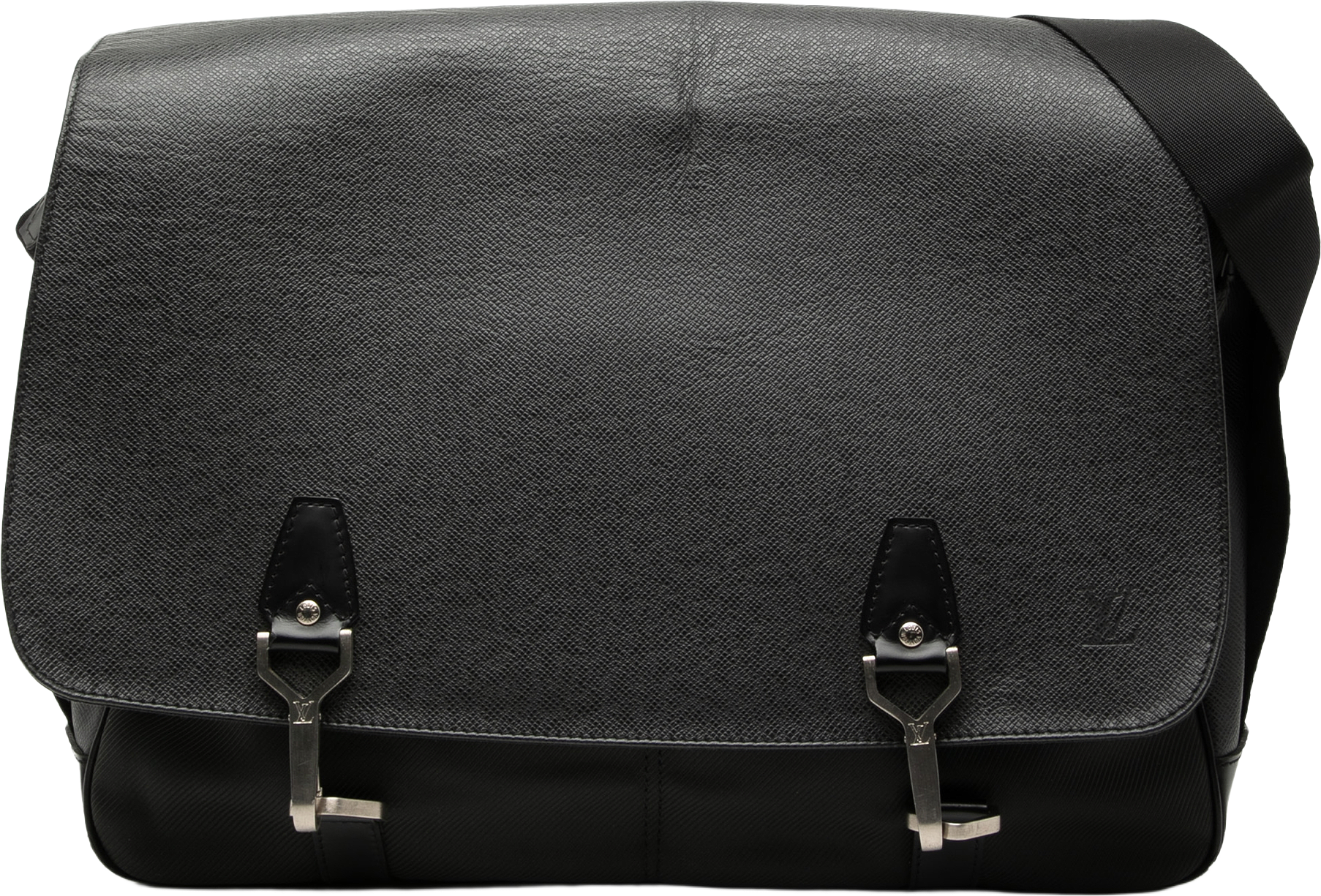 Louis Vuitton Taiga Dersou, från Luxclusif, i färgen black.