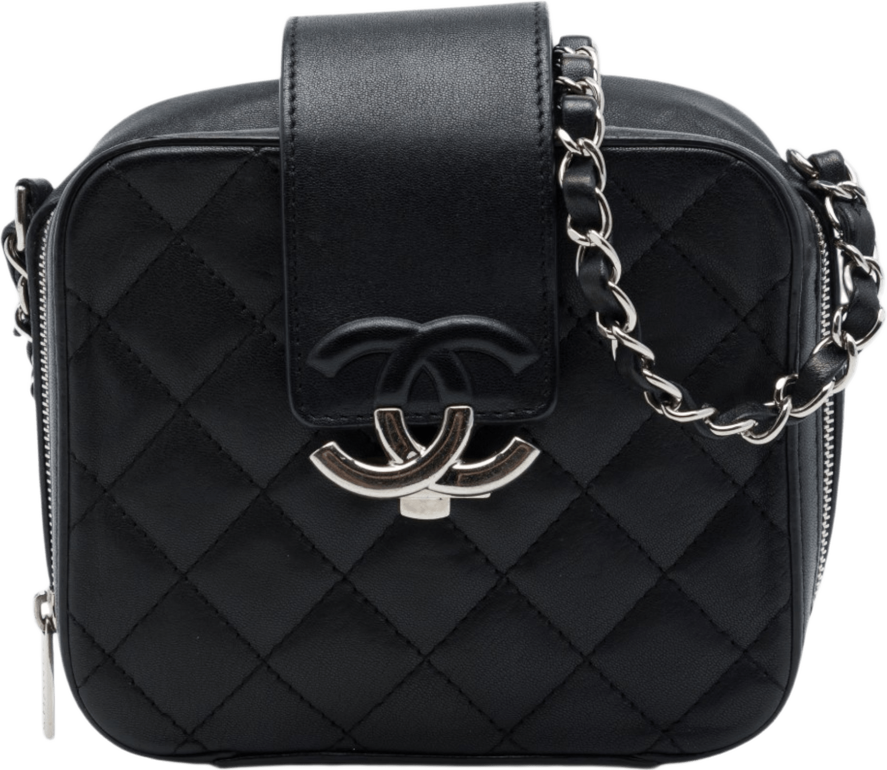 Chanel Mini Quilted Lambskin Cc Box Camera Bag, från Luxclusif, i färgen svart.