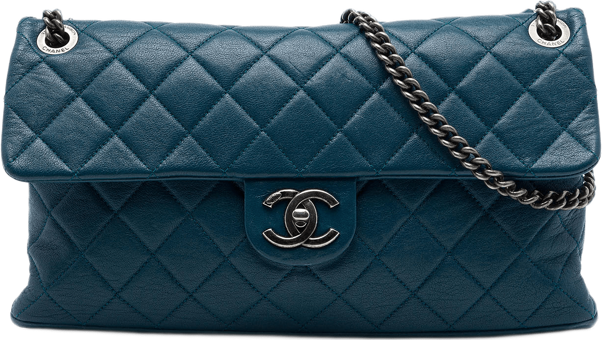 Chanel Large Quilted Shiny Goatskin Burgundy Rocks Flap, från Luxclusif, i färgen blå.
