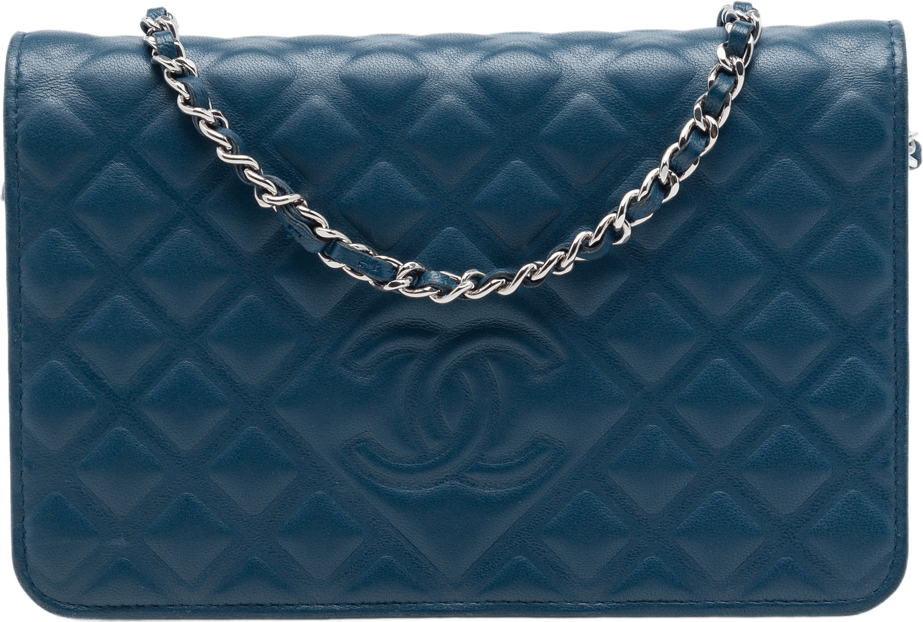 Chanel Cc Embossed Lambskin Diamond Wallet On Chain, från Luxclusif, i färgen blå.