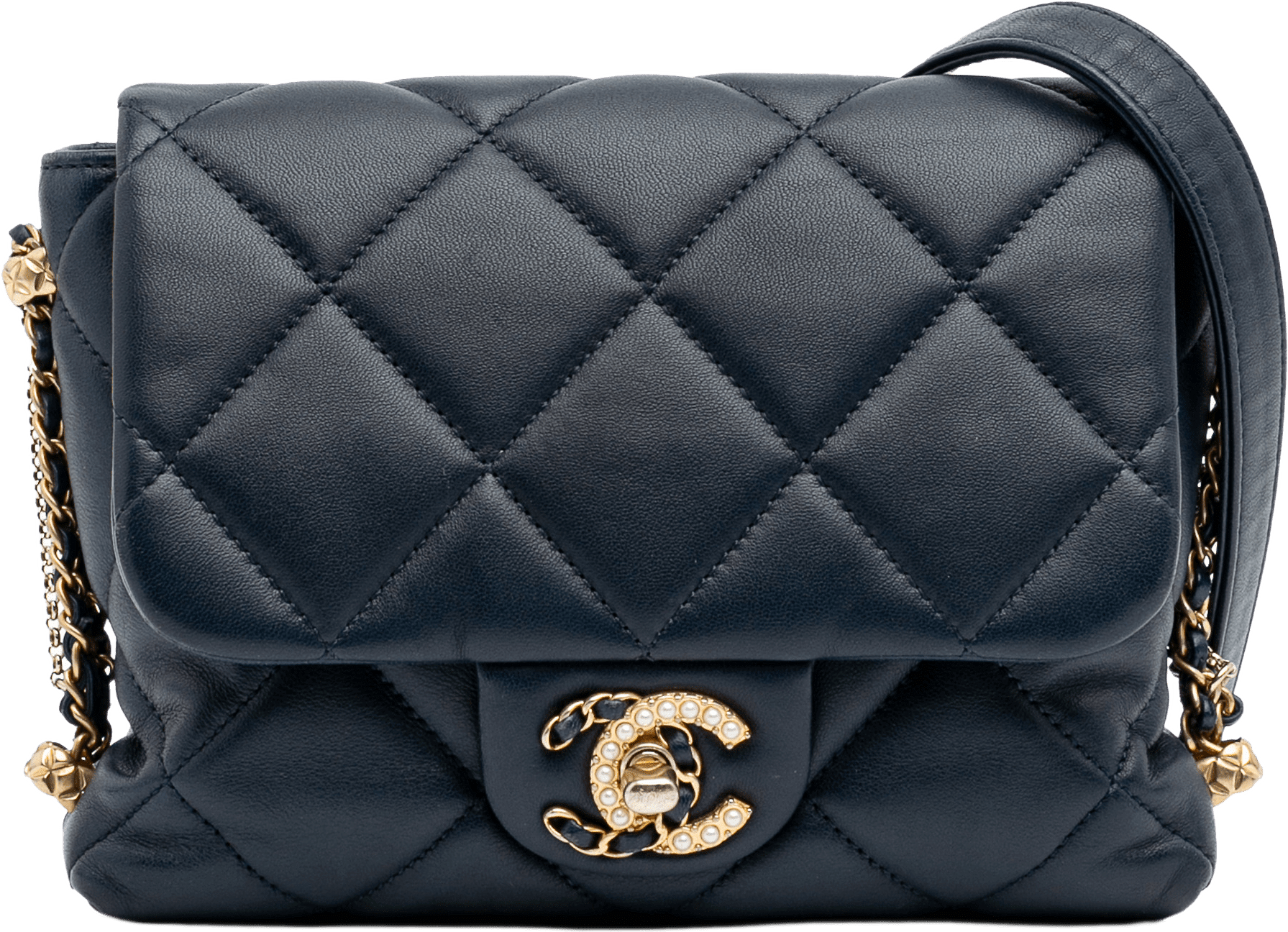 Chanel Mini Quilted Lambskin Crush On Chains Flap, från Luxclusif, i färgen navy.