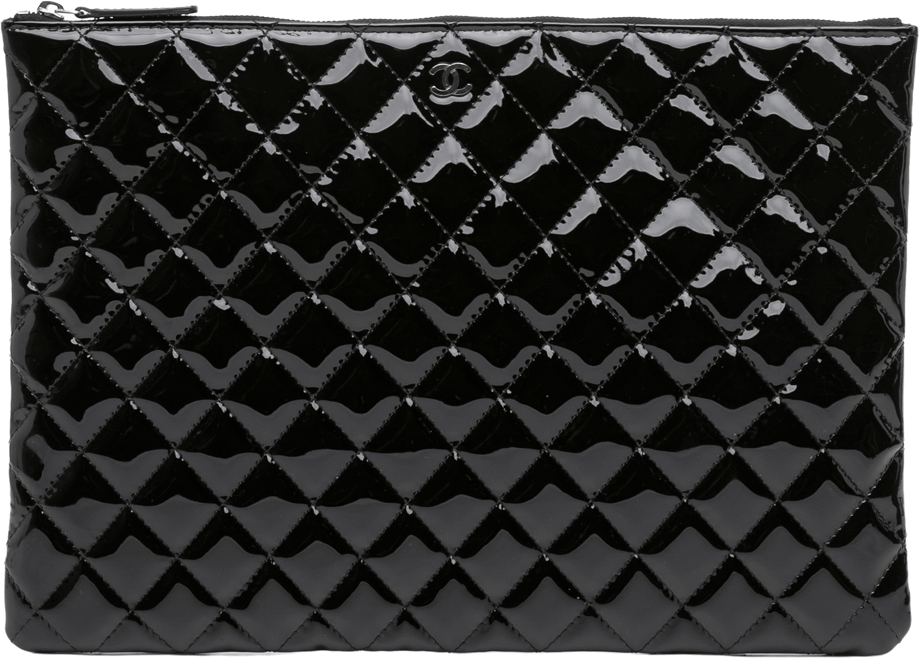 Chanel Large Quilted Patent O Case Clutch, från Luxclusif, i färgen black.