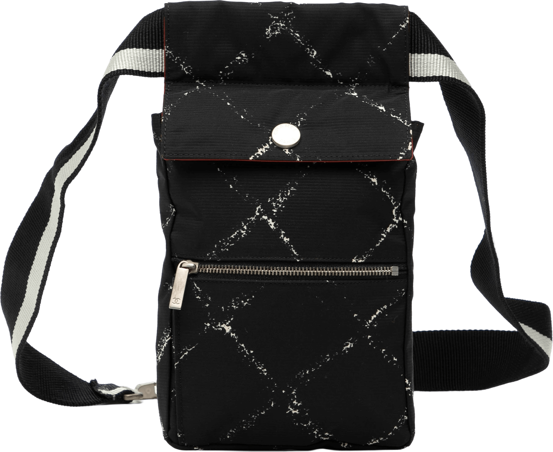 Chanel Old Travel Line Nylon Belt Bag, från Luxclusif, i färgen black.