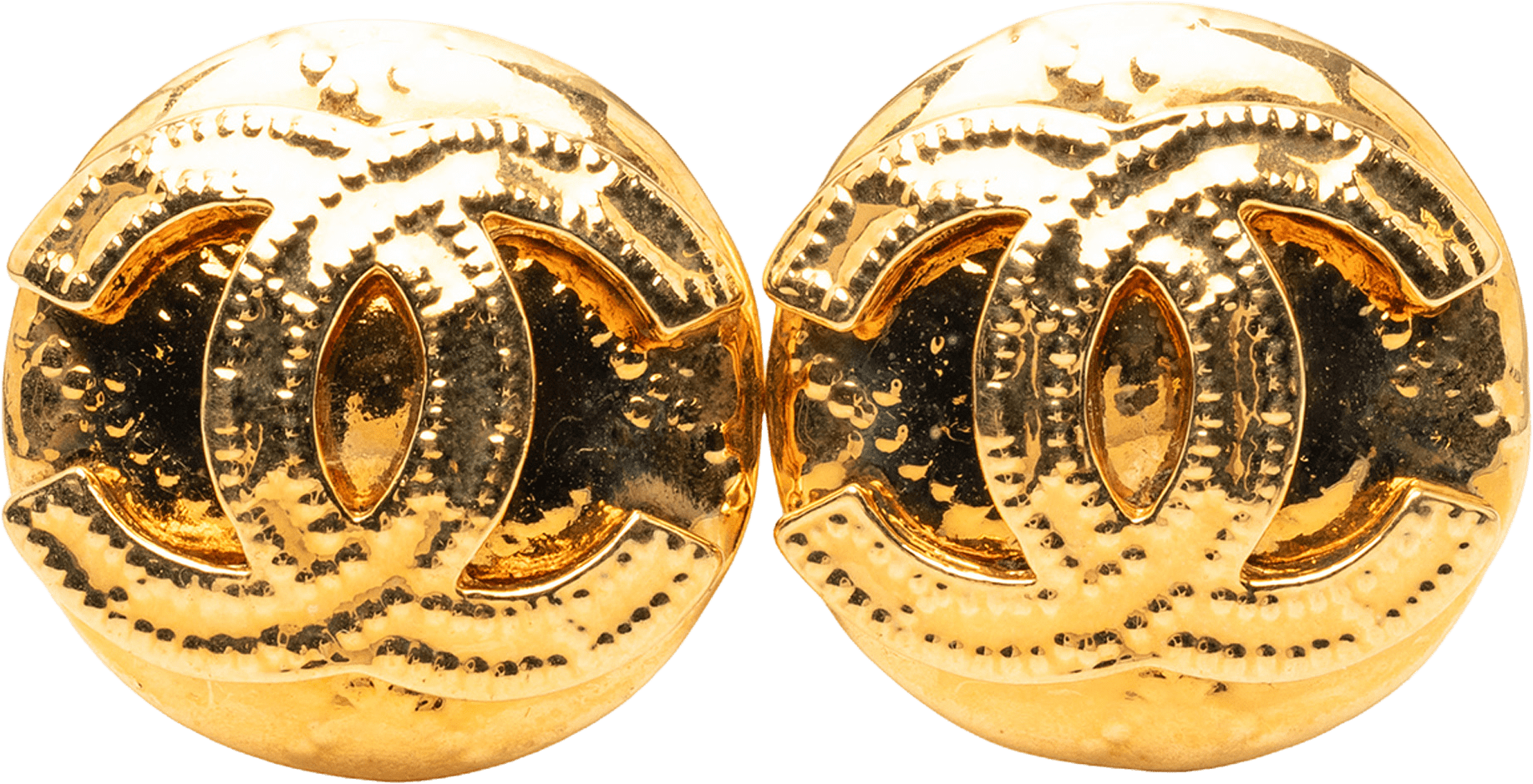 Chanel Gold Plated Cc Round Clip On Earrings, från Luxclusif, i färgen gold.