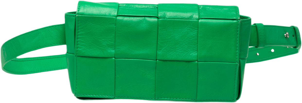 Bottega Veneta Mini Paper Calfskin Intrecciato Cassette Belt Bag, från Luxclusif, i färgen grön.