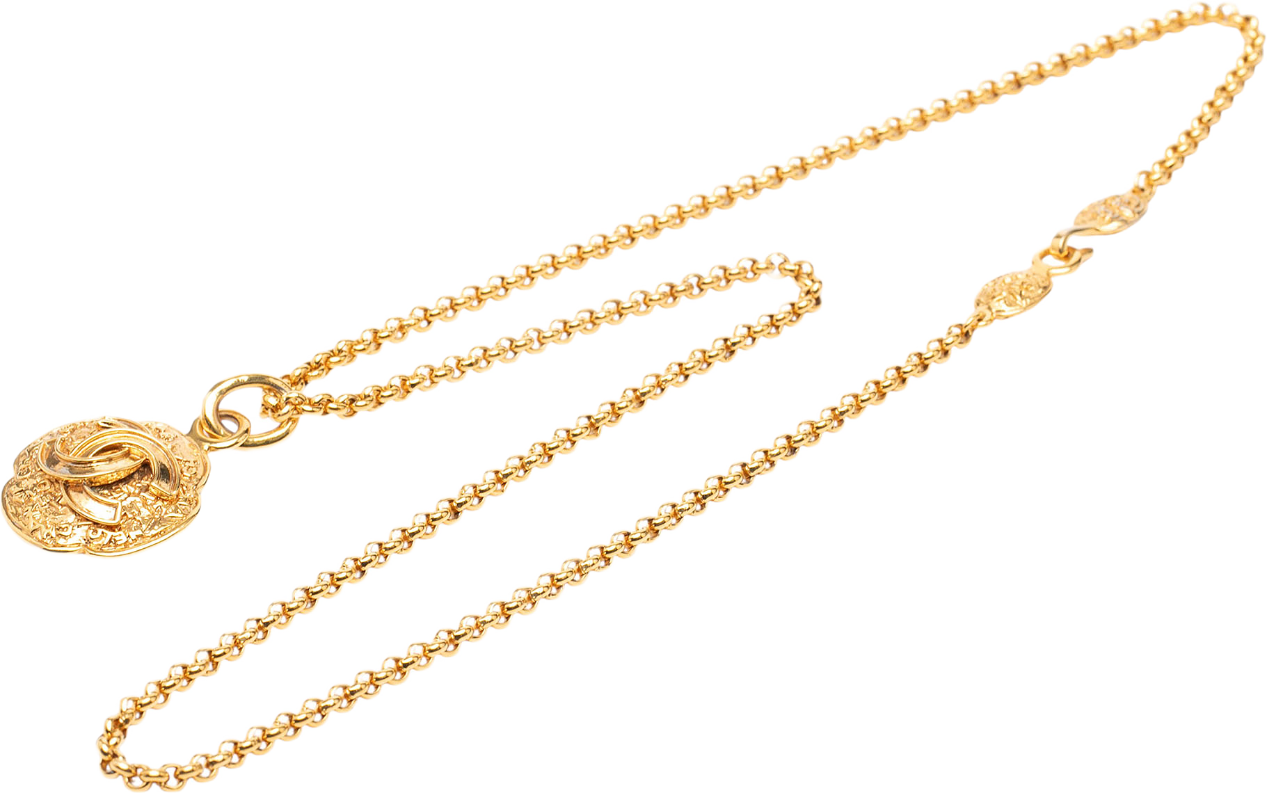 Chanel Gold Plated Cc Medallion Pendant Necklace, från Luxclusif, i färgen gold.