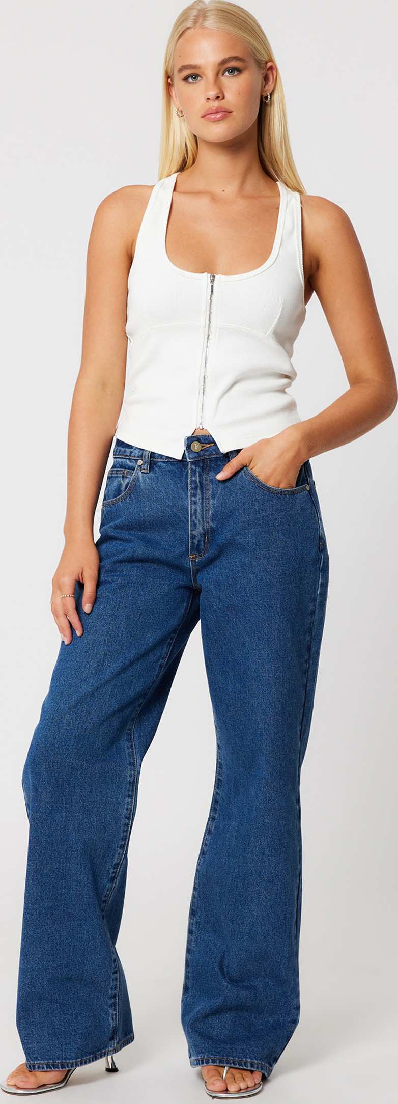 95 Mid Baggy Bella Mid Blue, från Abrand, i färgen blue.