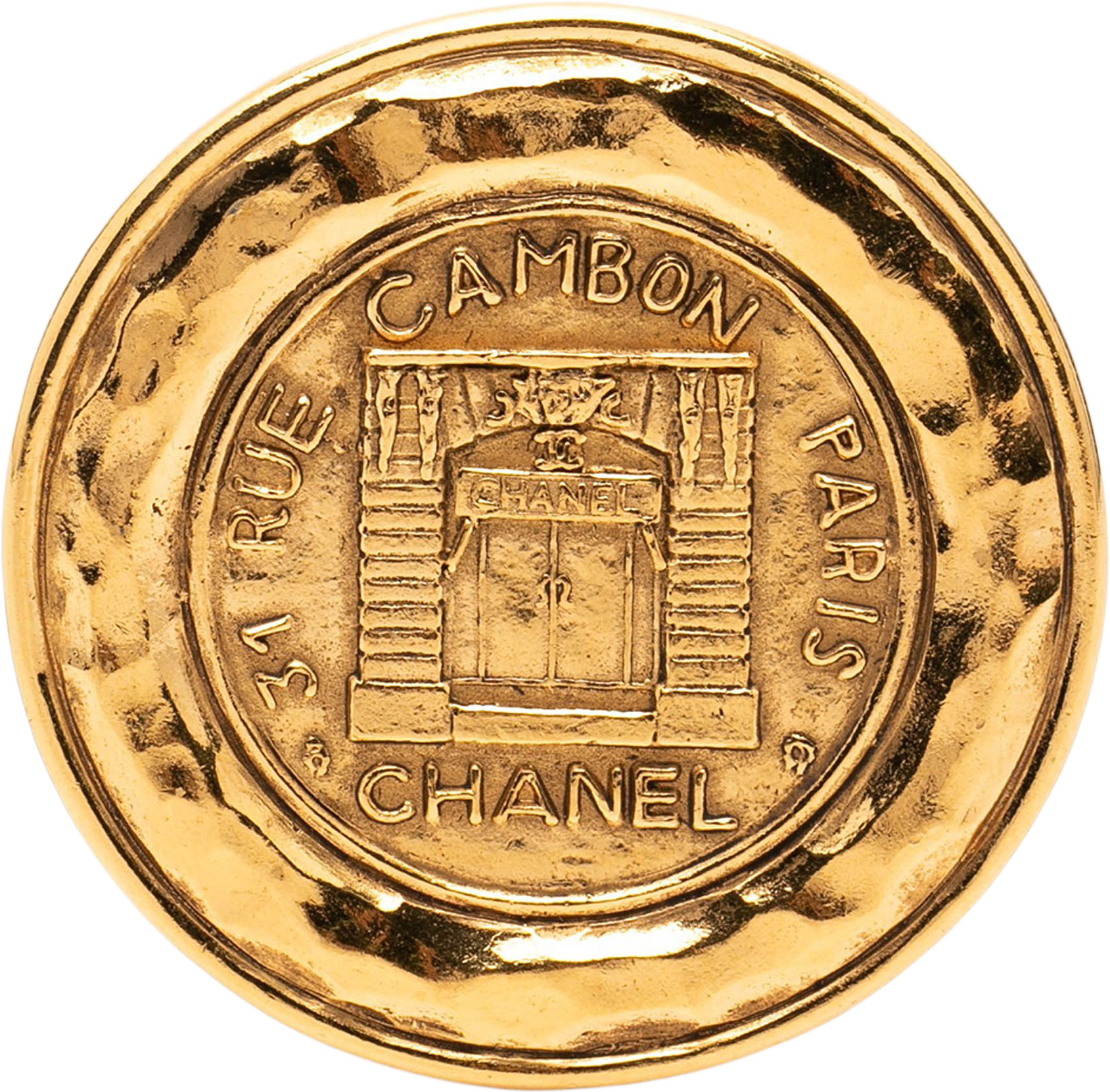 Chanel Gold Plated 31 Rue Cambon Round Brooch, från Luxclusif, i färgen guld.