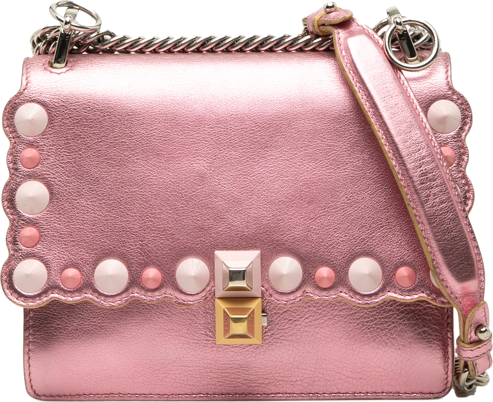 Fendi Small Metallic Scalloped Leather Studded Pearl Kan I Crossbody, från Luxclusif, i färgen rosa.