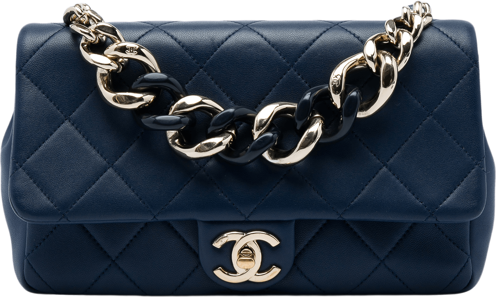 Chanel Small Lambskin Elegant Chain Single Flap, från Luxclusif, i färgen blå.